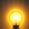 創造性を象徴する電球のイラスト